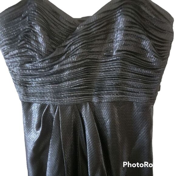 Laundry by Shelli Segal Beautiful Strapless Gown. NWT. Size 4. - Picture 3 of 7